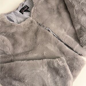 Questions Gray Faux Fur Cropped Shawl Jacket Short Sleeves Size M